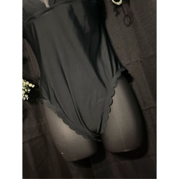 NICE J. CREW BLACK Lined Scalloped One Piece Swimsuit, SIZE Medium Good CONDITIO - Picture 8 of 12